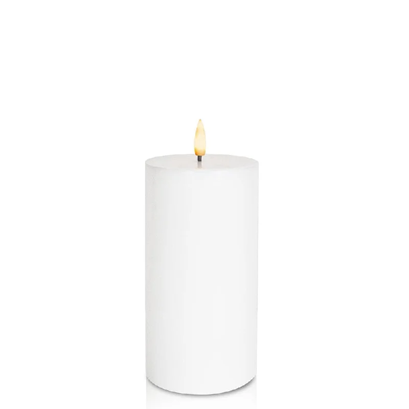 White Flameless LED Candle (7.5 x 15 cm)