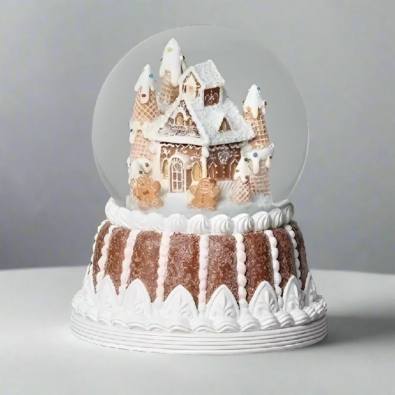 Gingerbread House W/ Gingerbread Men Snow Globe, 5.5"